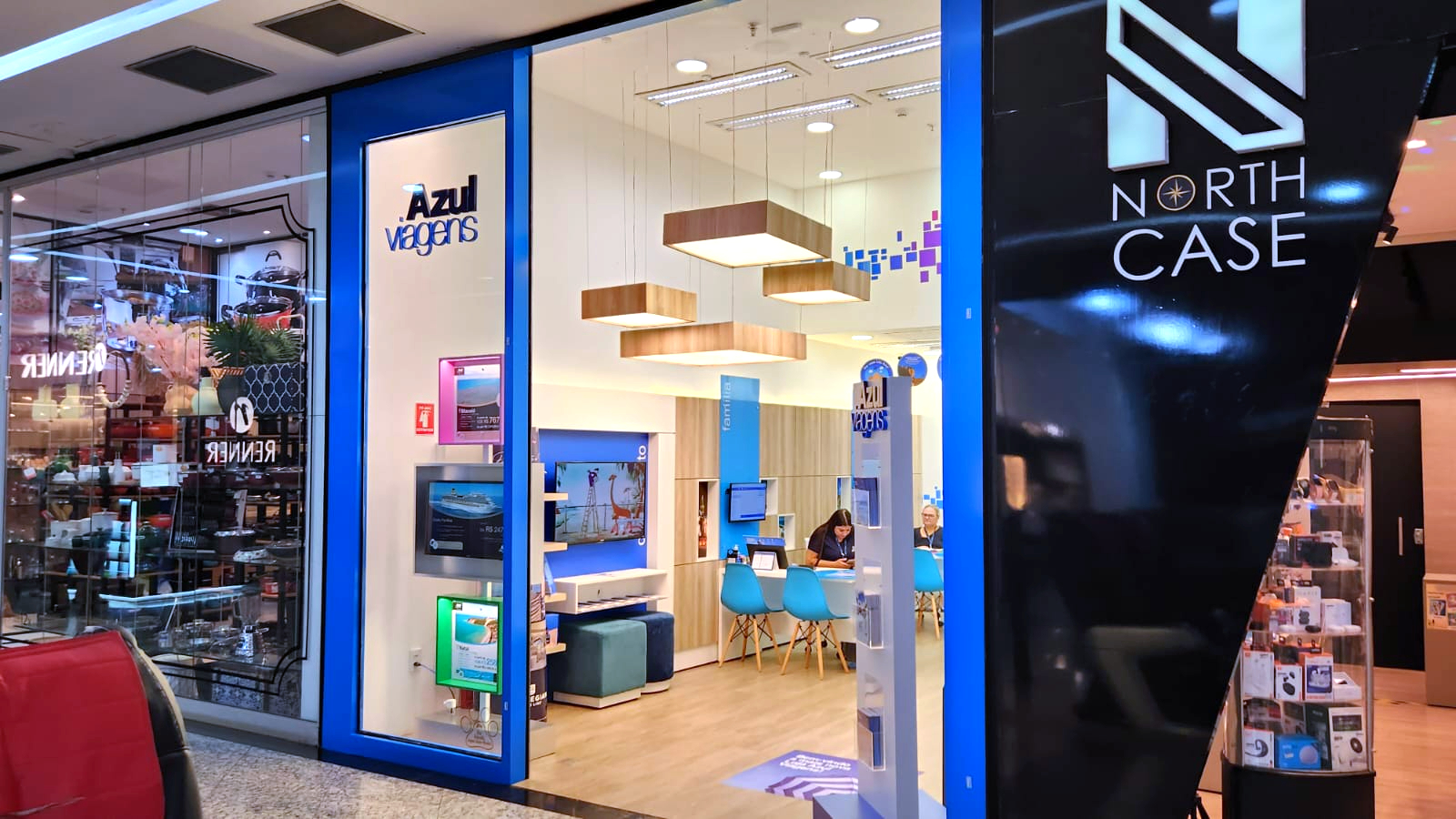 Fachada da Azul Viagens Barretos no North Shopping